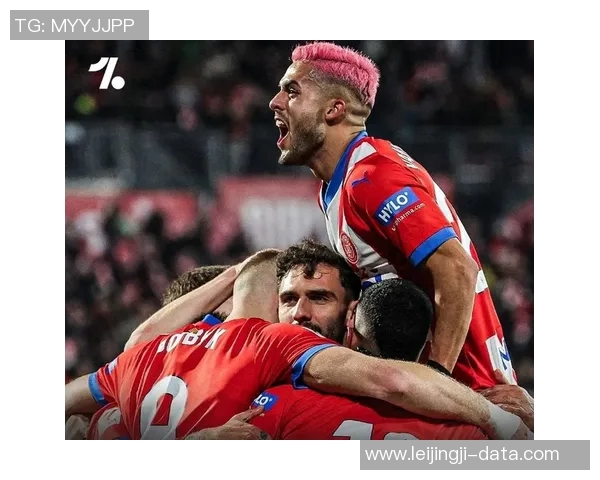 西甲激战:拜仁狂胜多特蒙德帽子戏法点燃全场激情 西甲激战:拜仁狂胜多特蒙德帽子戏法点燃全场激情