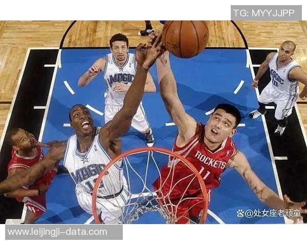 姚明与加内特的眼神交锋背后隐藏的篮球哲学与竞技精神探讨