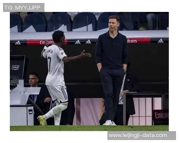 欧联杯惊天逆转波尔图6比2狂胜皇马争议判罚引发全场沸腾