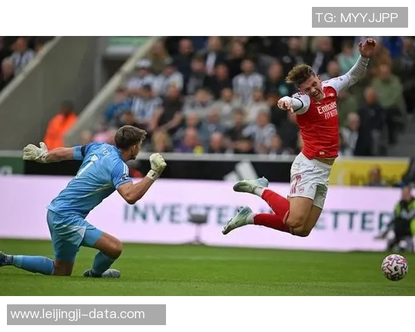 国王杯阿森纳与多特蒙德战平补时进球引发争议判罚全场沸腾 国王杯阿森纳与多特蒙德战平补时进球引发争议判罚全场沸腾