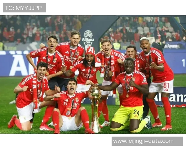 友谊赛精彩对决巴萨与本菲卡战成平局战术解析引人关注