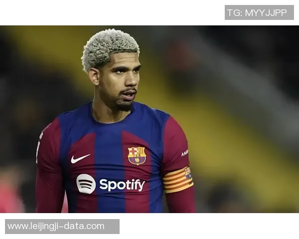 切尔西与巴萨友谊赛战平乌龙球成比赛转折点引发热议 切尔西与巴萨友谊赛战平乌龙球成比赛转折点引发热议