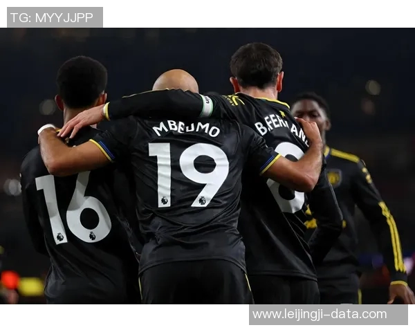 西甲赛场惊现冷门多特蒙德与曼联战成平局引发热议