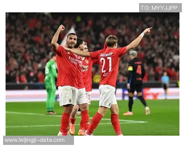 波尔图逆转巴萨夺国王杯冠军绝杀瞬间点燃全场激情 波尔图逆转巴萨夺国王杯冠军绝杀瞬间点燃全场激情