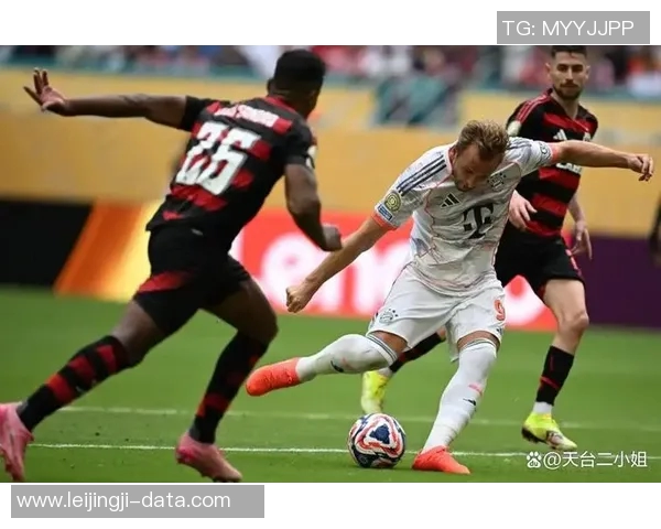 足总杯精彩对决那不勒斯与拜仁激战成平局引发全场热烈反响 足总杯精彩对决那不勒斯与拜仁激战成平局引发全场热烈反响